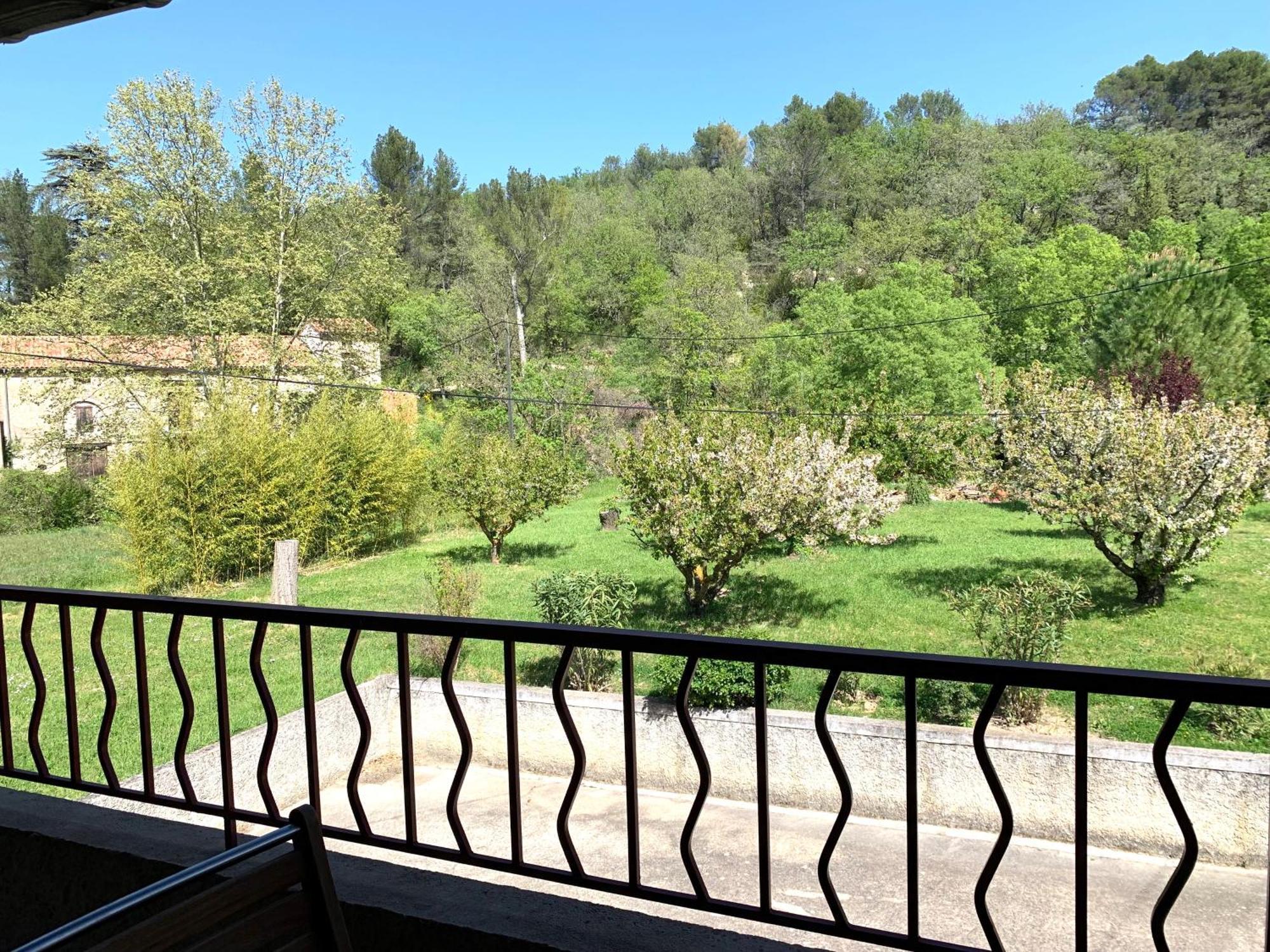 Gite La Loge 142 Route De Carpentras 84210 Венаск Экстерьер фото
